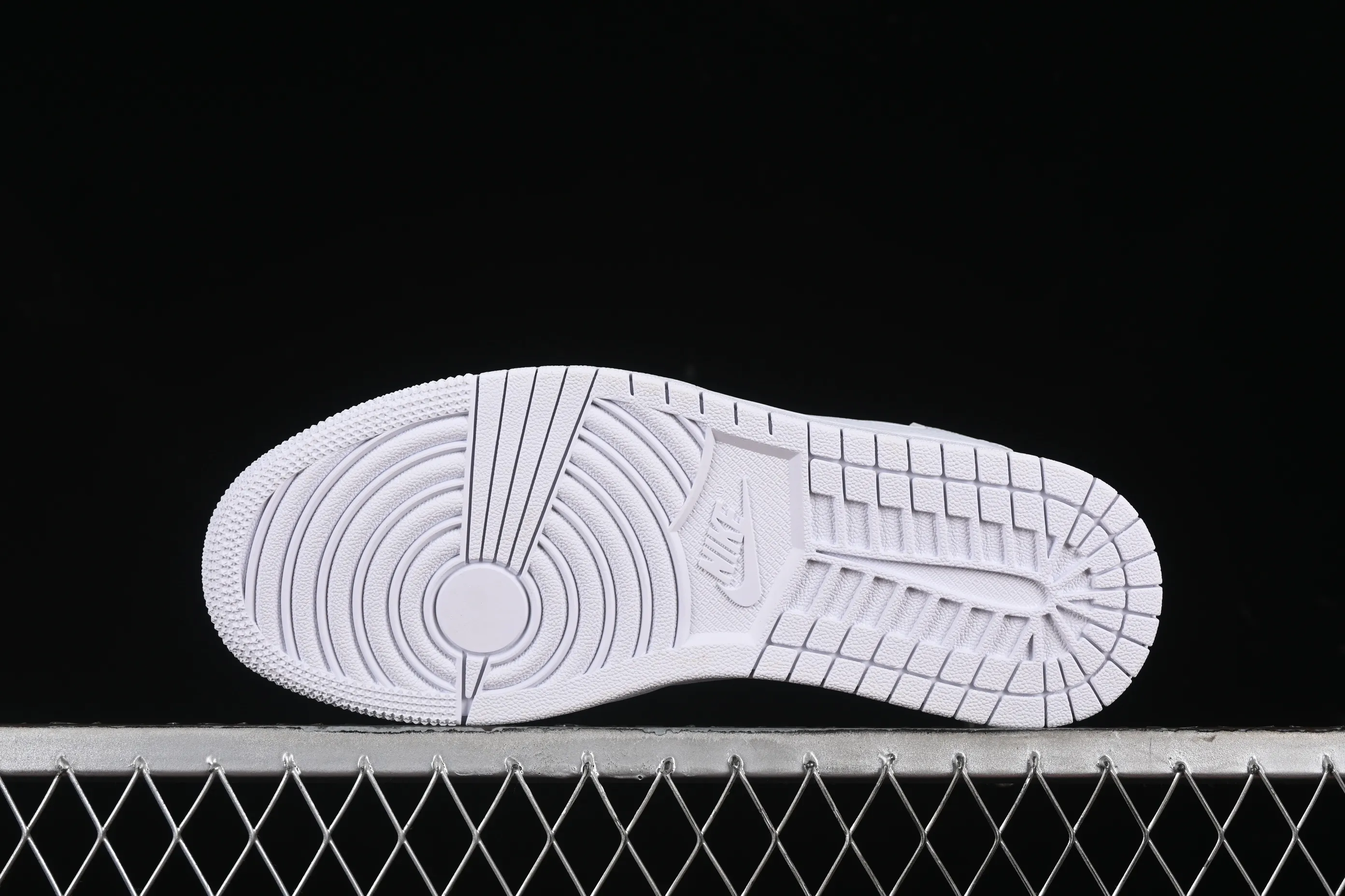 All categories Air Jordan Jordan series basketball shoes Air Jordan 1 Low Travis Scott x Fragment Design x Air Jordan 1 Low OG SP AJ1 Joe 1 Gucci joint-all white low-top cultural casual sneakers LJ5188-014